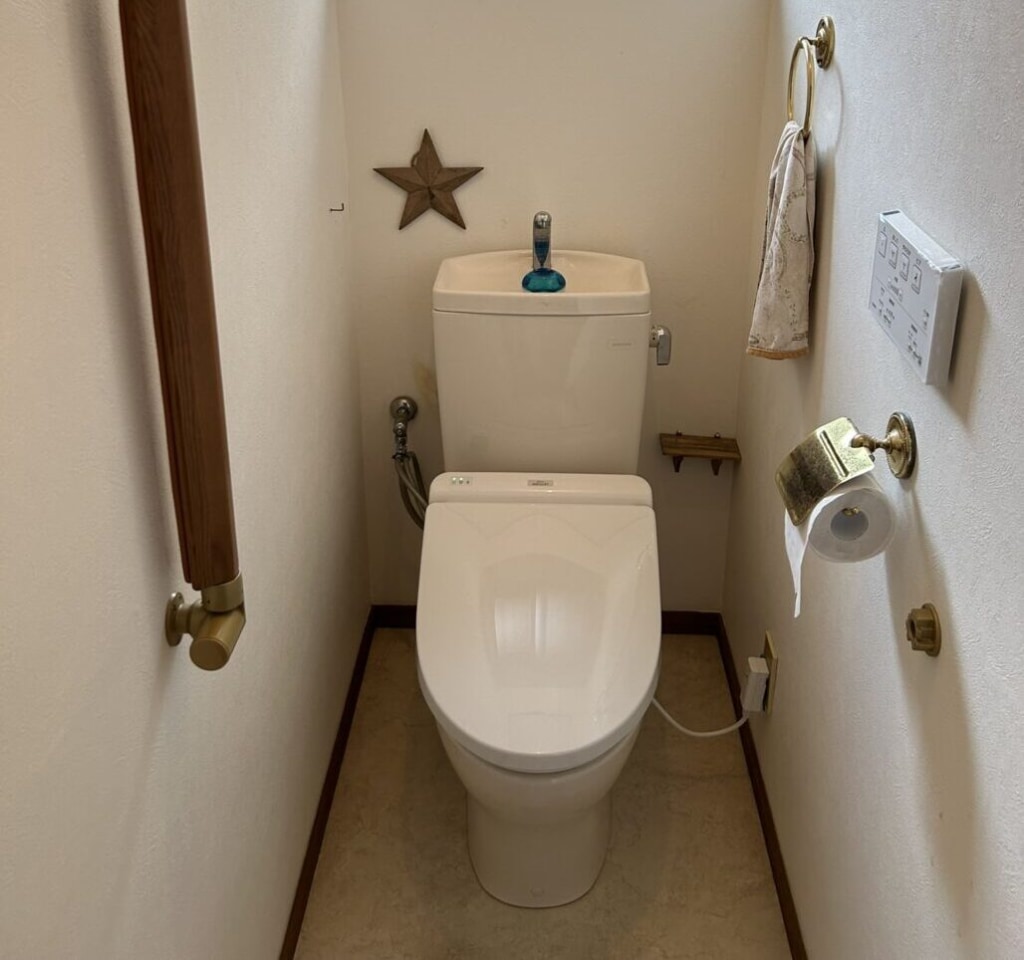 TOTO ウォシュレット　KSｼﾘｰｽﾞ　ﾘﾓｺﾝﾀｲﾌﾟ　ﾚﾊﾞｰ洗浄　交換工事